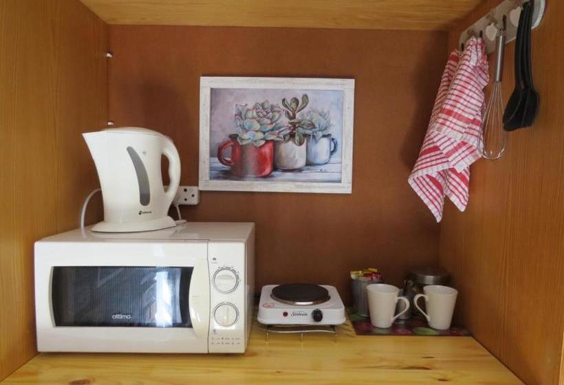 بنسيون Coral Tree Guest Rooms