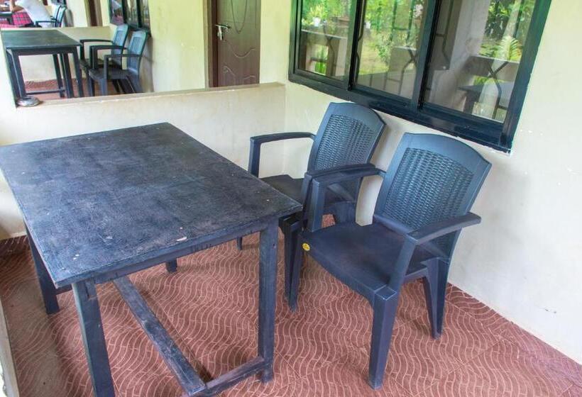 بنسيون Raikar Guest House