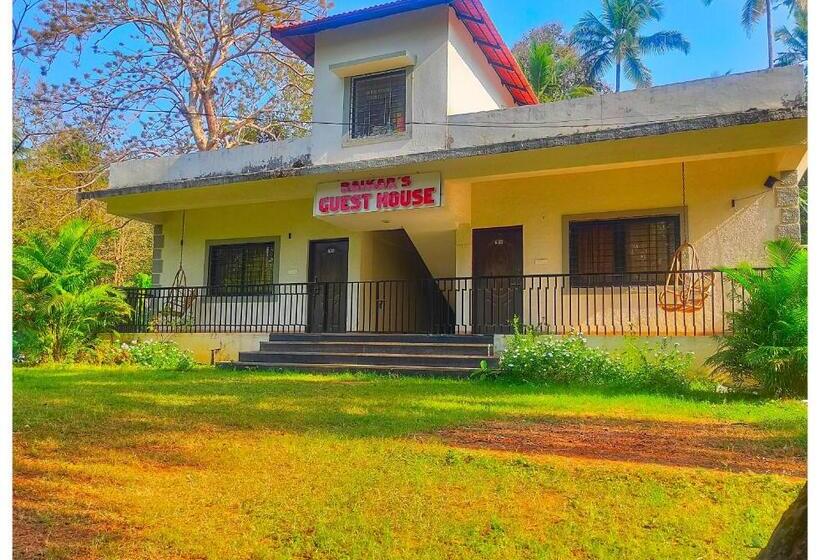 بنسيون Raikar Guest House