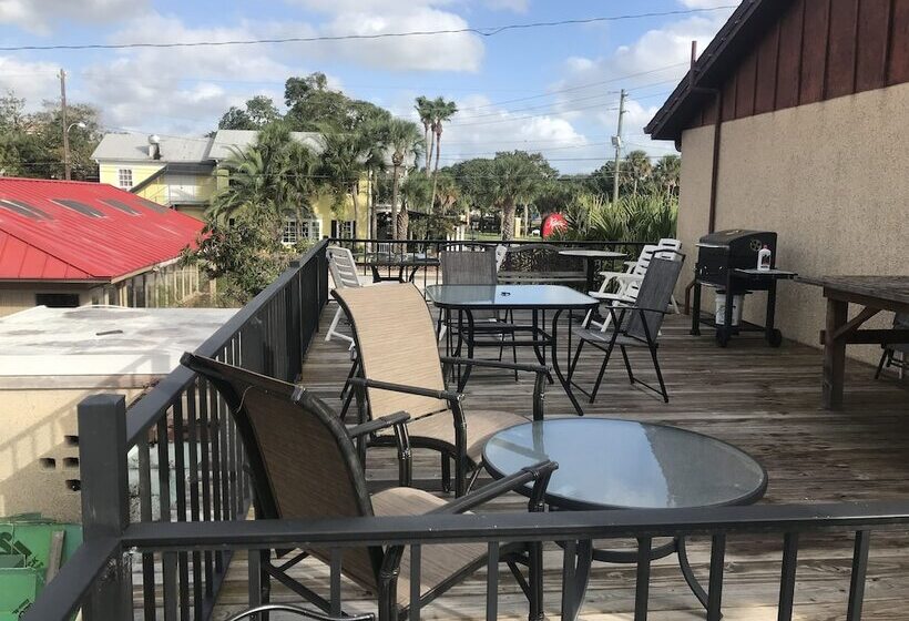 فندق صغير Economy Inn Historic District