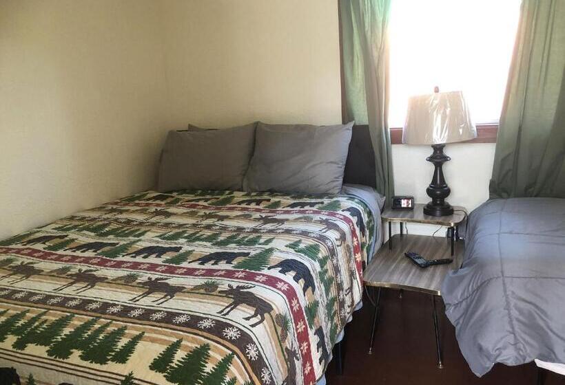 הוסטל Uncle Nicolai S Inn B&b