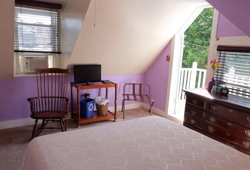 Общежитие Stepping Stone Inn
