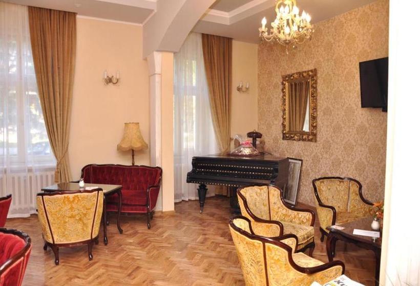 پانسیون Guest House Anna Caffe