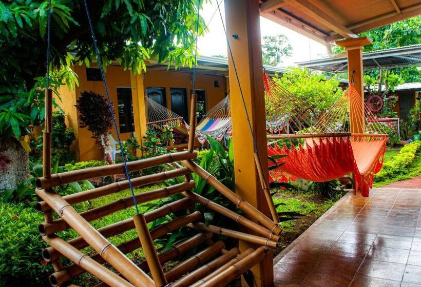 پانسیون Hostal Nathaly