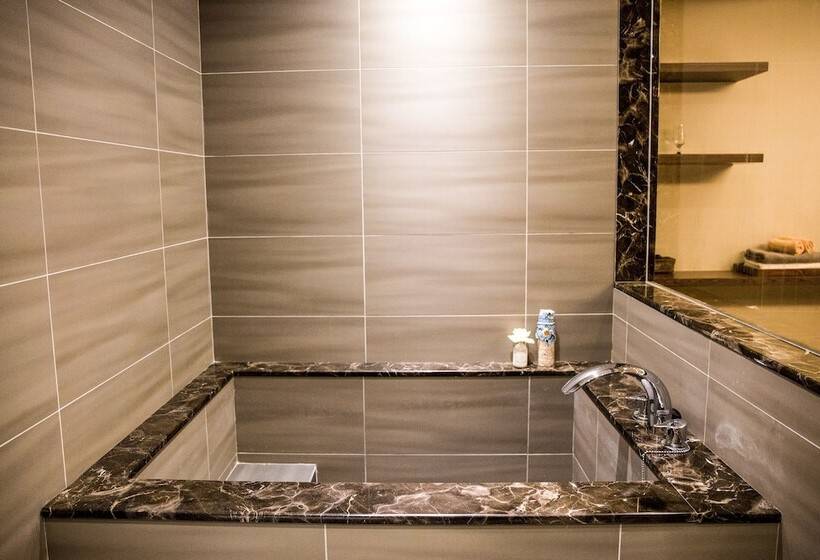 پانسیون Something Easy Inn