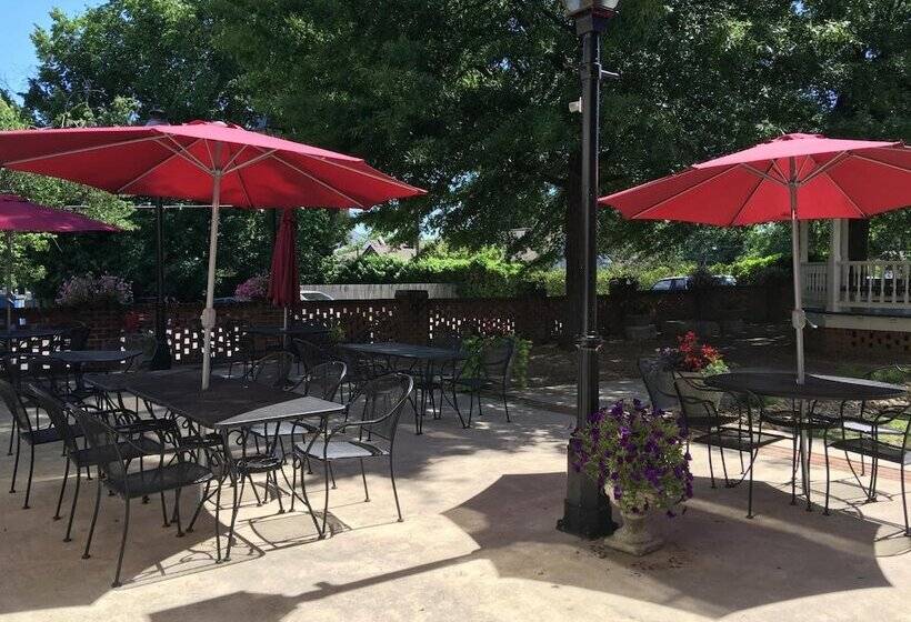 旅馆 Hale Springs Inn