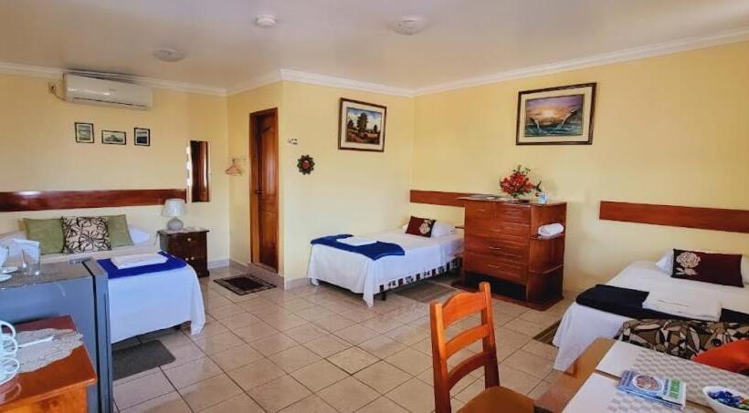 پانسیون Hostal Romy