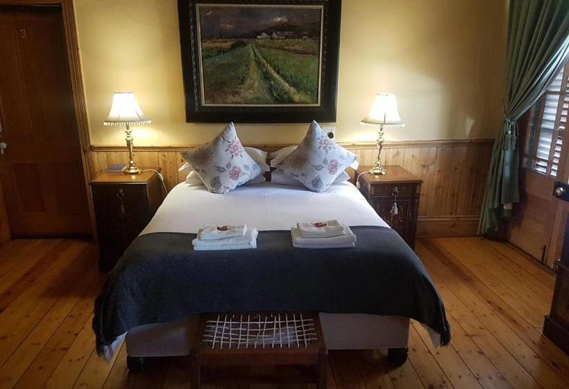 פנסיון Moonlight Manor