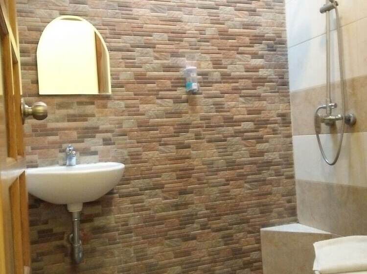پانسیون Helena Guest House