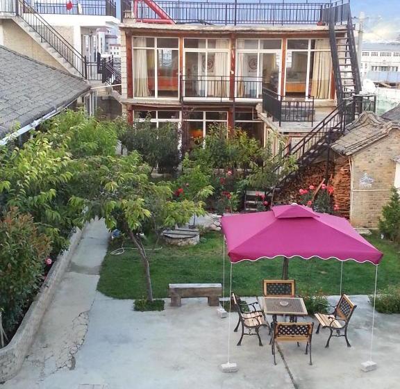 پانسیون Kevin's Trekker Inn