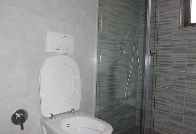 پانسیون Red Rose Guest House