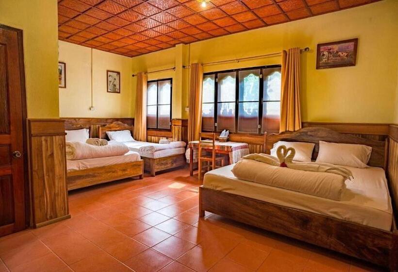 پانسیون Zuela Guesthouse