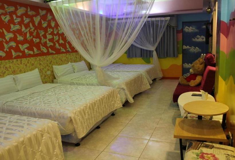 تختخواب و صبحانه Hi Young Castle