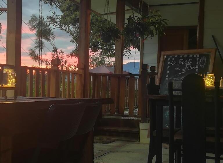 فندق Finca Queveri
