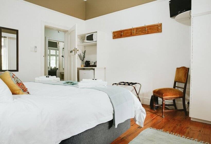 פנסיון 6 On Kloof Guest House