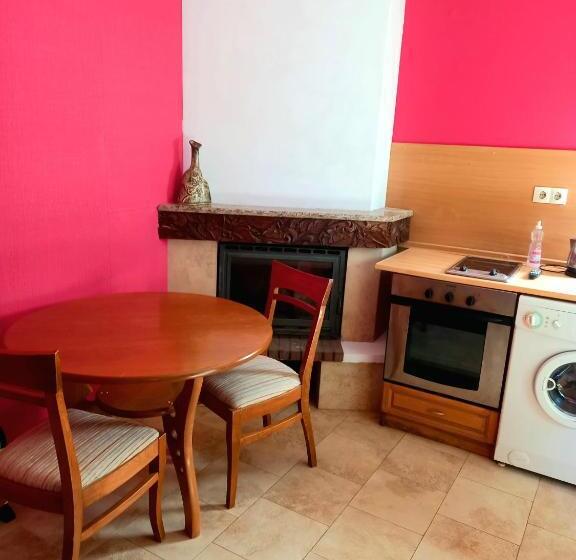 膳宿费 Guest House Elora