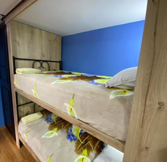 پانسیون Latacunga Hostel