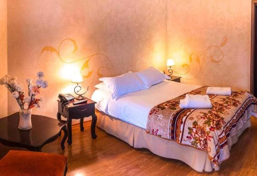 پانسیون Latacunga Hostel