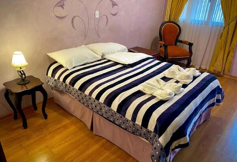 پانسیون Latacunga Hostel