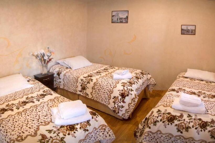 پانسیون Latacunga Hostel