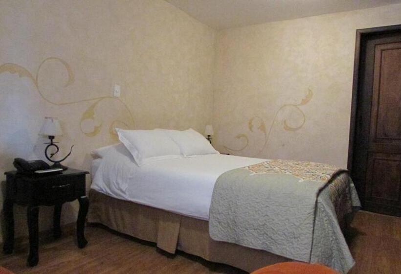 پانسیون Latacunga Hostel