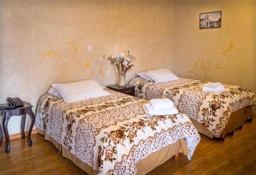 پانسیون Latacunga Hostel