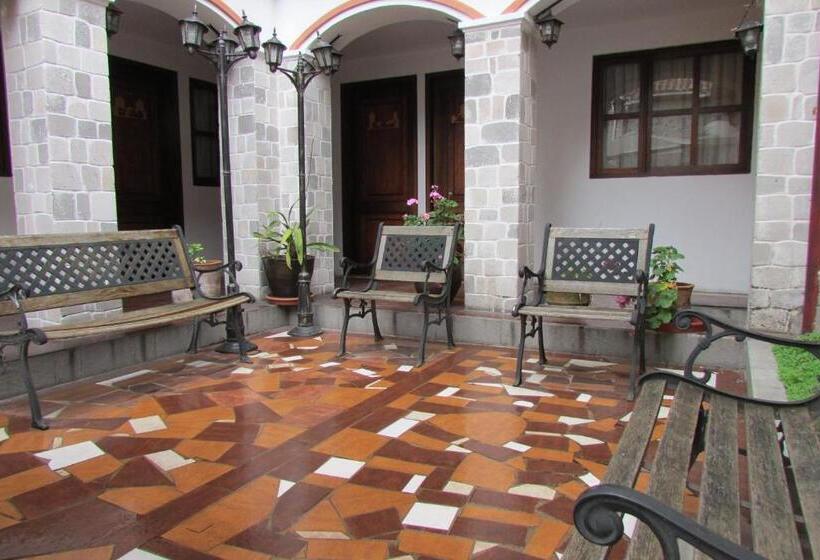 پانسیون Latacunga Hostel