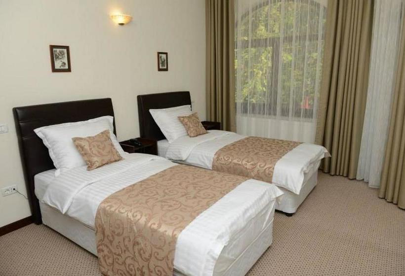 بنسيون Vila A&n