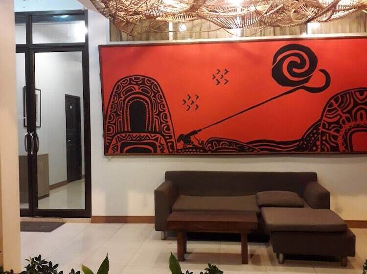 پانسیون Natai House