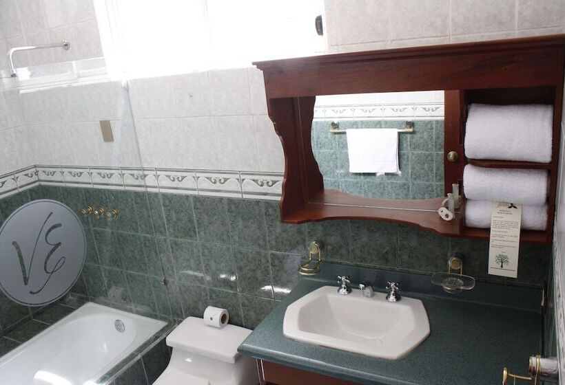 بنسيون Villa Emilia Hostal