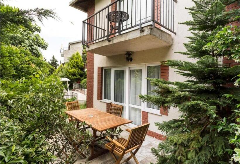 Büyükada Apart Hotel   Karadağ Apart