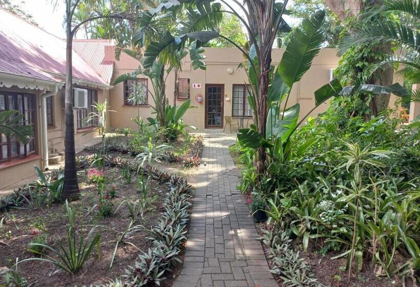 Пансион Marula Gardens
