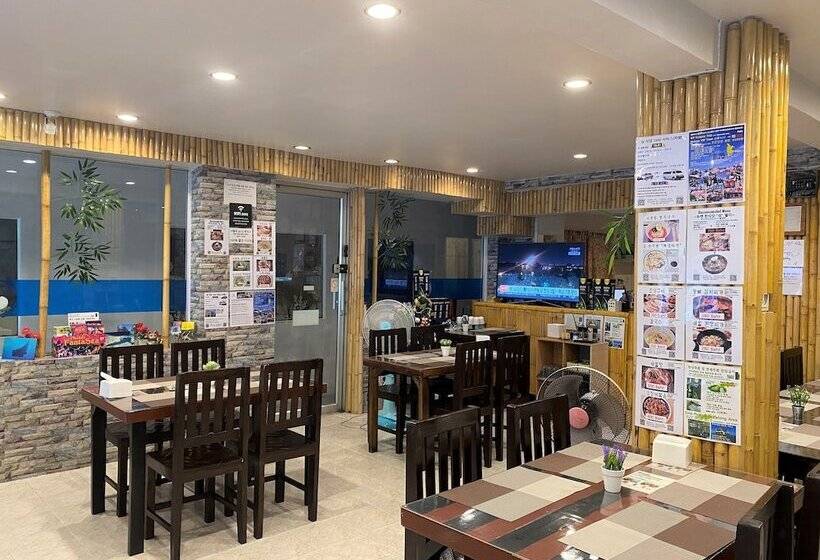 پانسیون Som Guesthouse