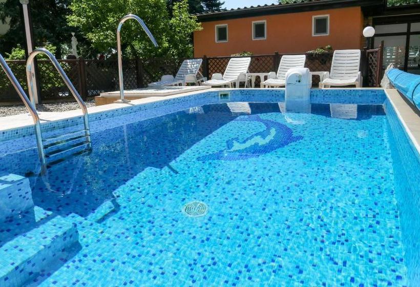 پانسیون Guesthouse Villa Elizabet