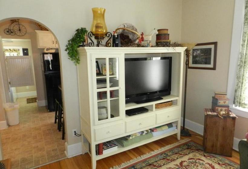 פנסיון Helming Guest House