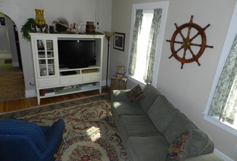 פנסיון Helming Guest House