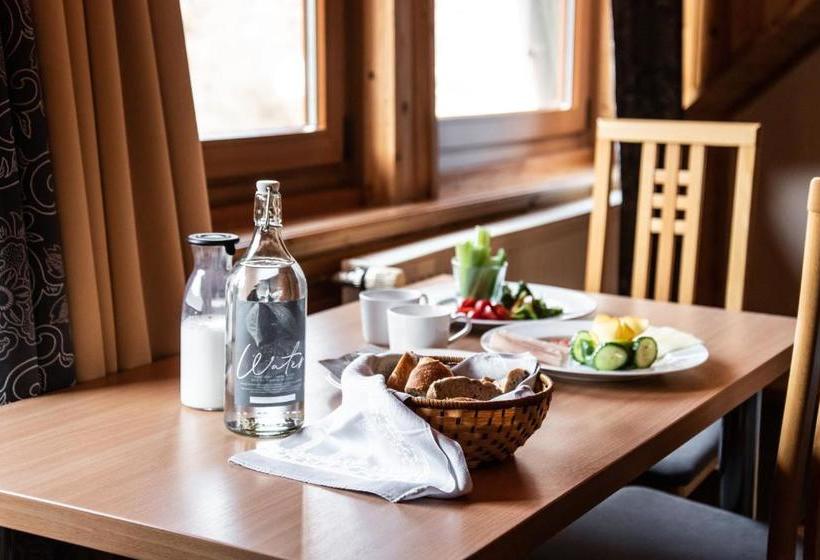 بنسيون Hetényi Apartmanház és Birtok