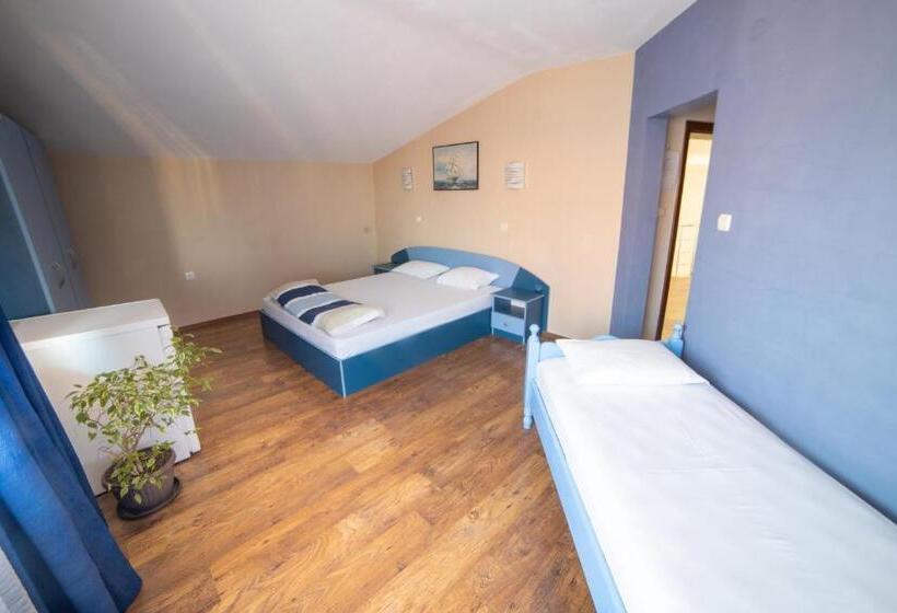 پانسیون Zenith Guest House