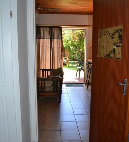 פנסיון Crowned Crane