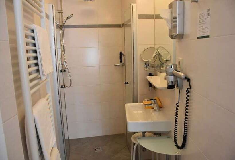 بنسيون Winzerhof   Gästehaus Stöger