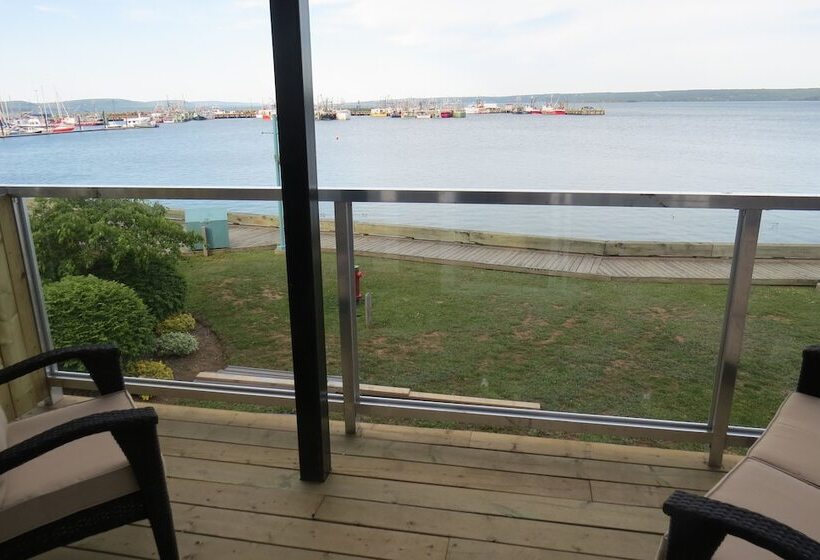 هاستل Dockside Suites