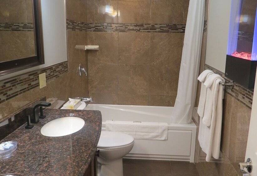 هاستل Dockside Suites