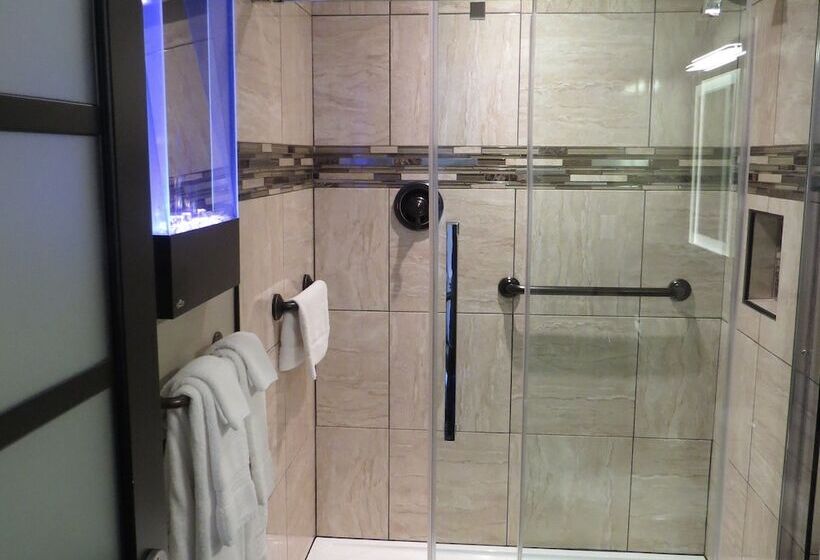هاستل Dockside Suites