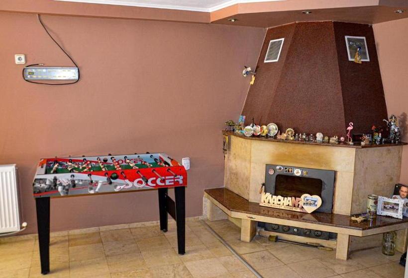 پانسیون Edelvais Guest House