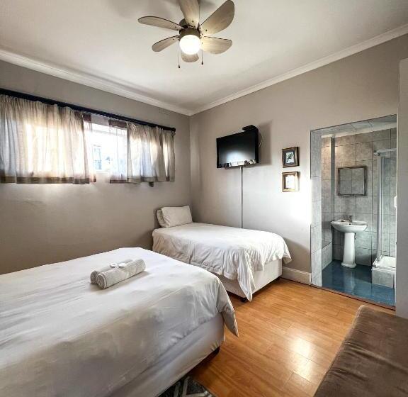 پانسیون Goulden Street Guest House