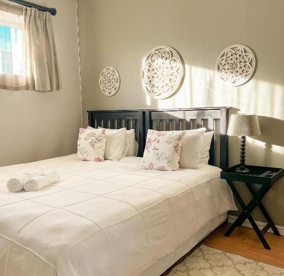 پانسیون Goulden Street Guest House