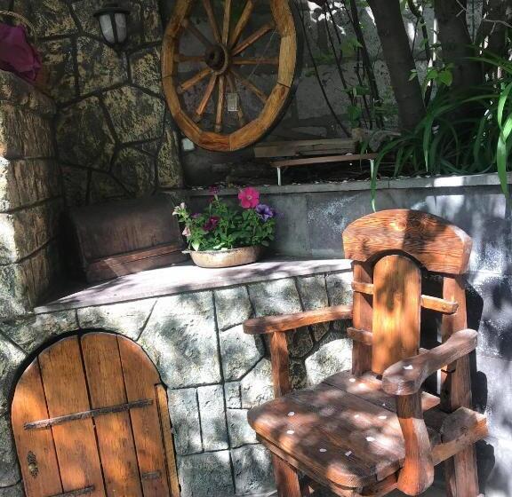 پانسیون Guest House Anahit Ijevan