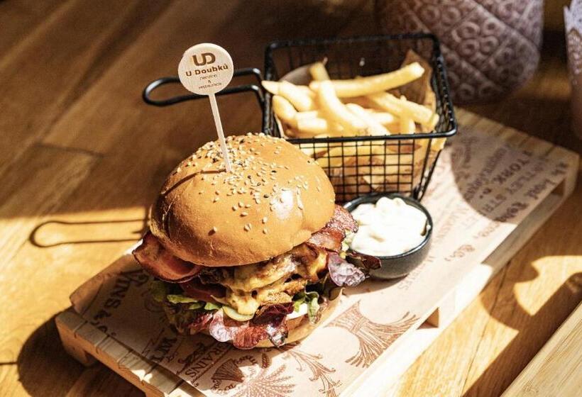 Пансион Restaurace A Penzion U Doubků