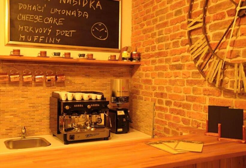 بنسيون Time Cafe & Penzion