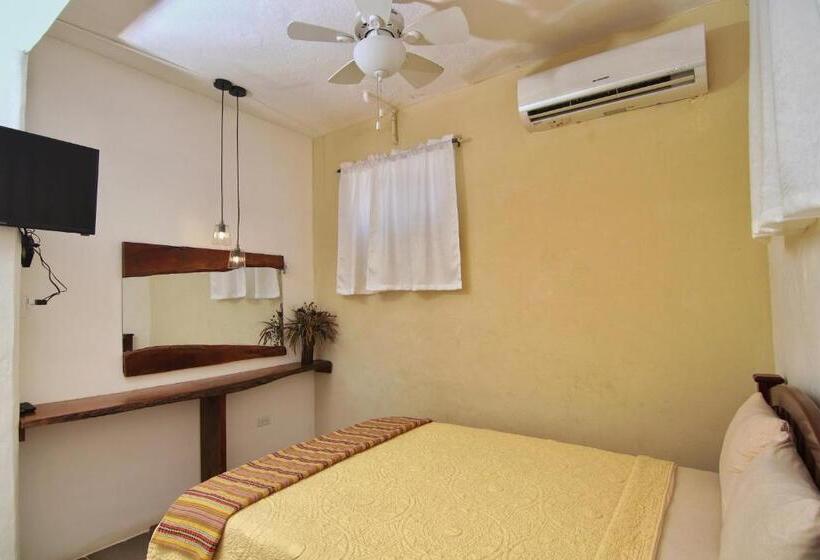 הוסטל Rainforest Haven Inn